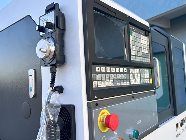 小型車(chē)銑復(fù)合機(jī)